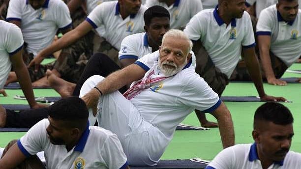 யோகா செய்ய வந்தவர்களுக்கு ஸ்வீட் ஸ்நாக்ஸ் - யோகா நிகழ்ச்சிக்கு ரூ140 கோடி செலவு செய்த மத்திய அரசு!  