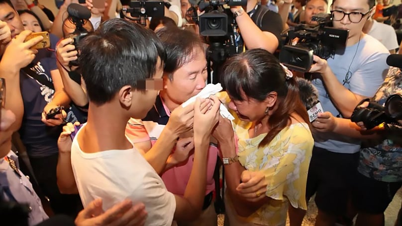 18 ஆண்டுகளுக்கு முன் காணாமல் போன மகன் : Face App தொழில் நுட்பத்தை பயன்படுத்தி கண்டுபிடித்த பெற்றோர் !