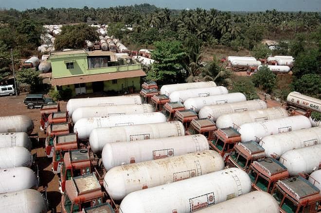 டேங்கர் லாரிஉரிமையாளர்கள் கால வரையற்ற வேலை நிறுத்தம்: காஸ் தட்டுப்பாடு நிலவும் அபாயம்!