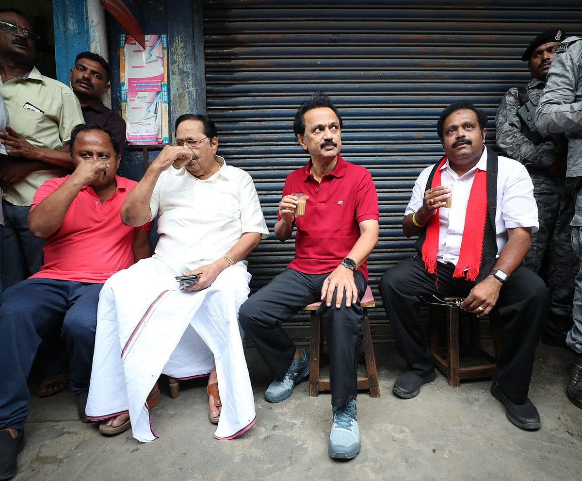 பரப்புரையை தொடங்கிய மு.க.ஸ்டாலின்... திரண்டு வந்து வரவேற்பளித்த வேலூர் மக்கள்... (ஆல்பம்)