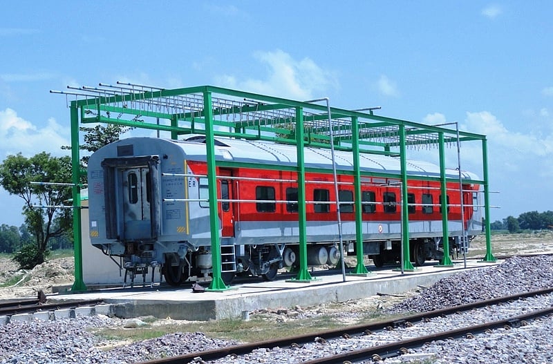 பொதுத்துறை நிறுவனங்களை தனியாருக்கு தாரை வார்ப்பதா? மக்களவையில் சோனியா காந்தி ஆவேசம்!