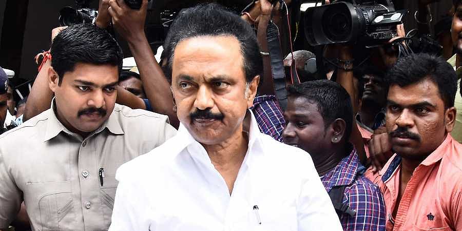 படைக்கலத் தொழிற்சாலைகளை தனியாருக்குத் தாரை வார்ப்பது நாட்டின் பாதுகாப்பிற்கு அபாயகரமானது - மு.க.ஸ்டாலின்