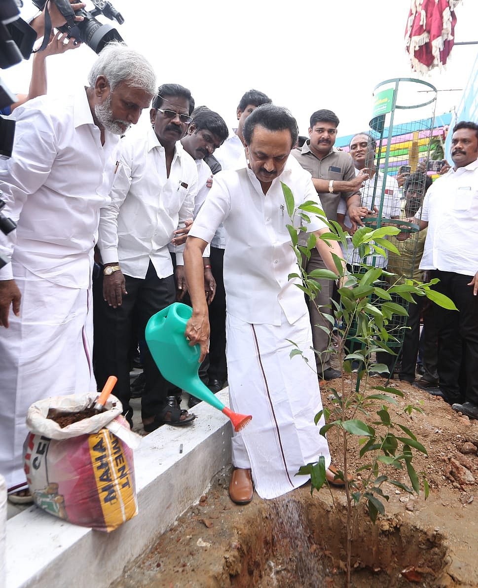 கொளத்தூரில் 82 லட்ச ரூபாய் செலவில் சீரமைக்கப்பட்ட குளம் : திறந்து வைத்தார் மு.க.ஸ்டாலின்!