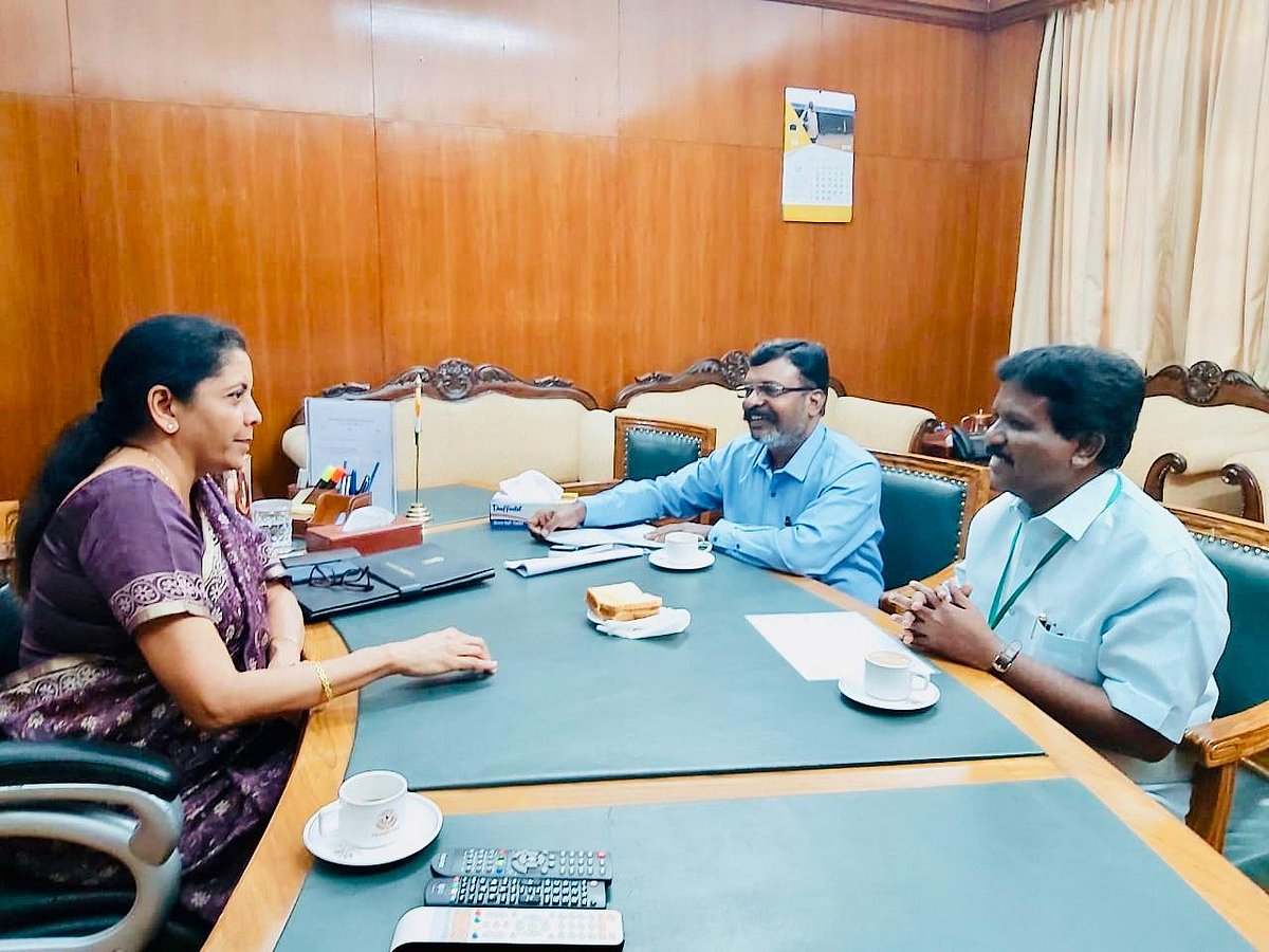 நிதி அமைச்சரை சந்தித்து தாழ்த்தப்பட்டோருக்கான திட்டங்களை வலியுறுத்திய வி.சி.க எம்.பி.,கள்!