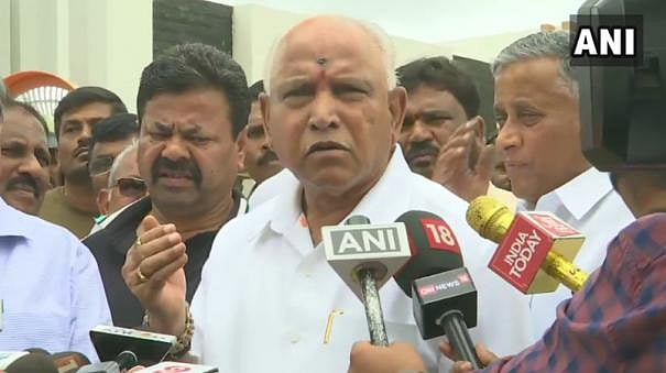 கர்நாடகாவில் ஆட்சியமைக்க நாளை உரிமை கோருகிறார் எடியூரப்பா!