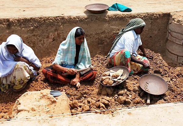 கீழடியில் பழந்தமிழர் பயன்படுத்திய உறை கிணறு : வியந்த தொல்லியல் ஆய்வாளர்கள்!