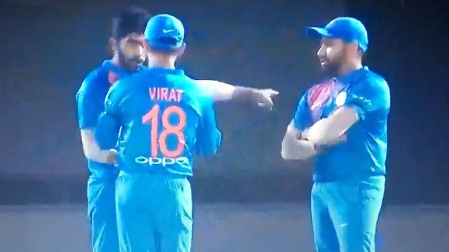 இன்னும் தீராத கோலி-ரோஹித் பிரச்சினை : மீண்டும் சர்ச்சையை ஏற்படுத்திய ஒரு புகைப்படம்!