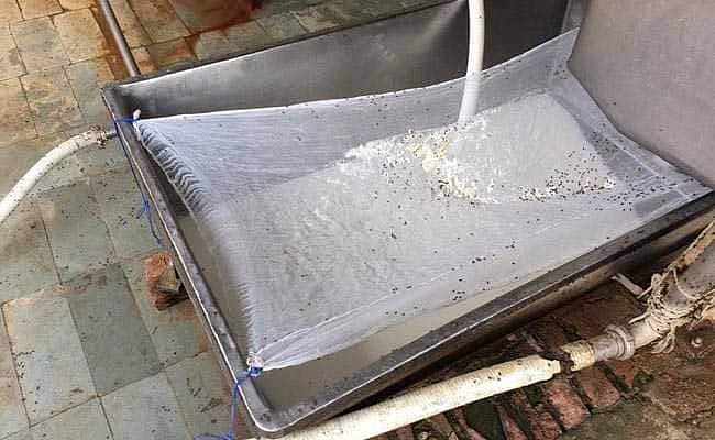 மத்திய பிரதேசத்தில் சோப்பு, பெயிண்ட் கொண்டு செயற்கை பால் தயாரிப்பு : 3 ஆலைகளுக்கு சீல்...87 பேர் கைது!