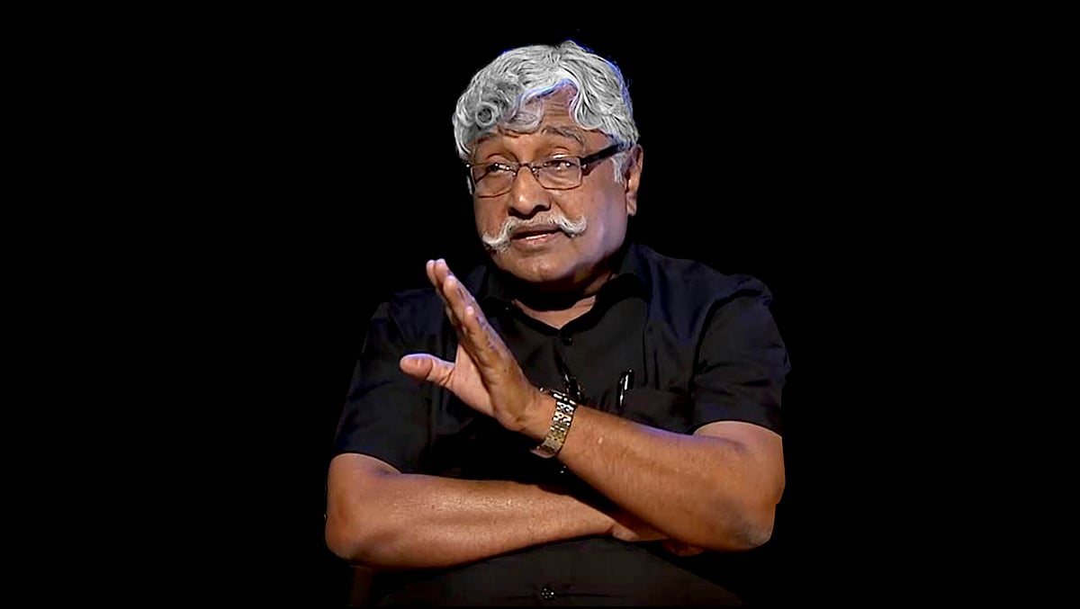 "ஊர்தி புறக்கணிப்பு தமிழக மக்களையே புறக்கணிப்பதாகும்".. ஒன்றிய அரசை கண்டித்து சுப.வீரபாண்டியன் போராட்டம்!