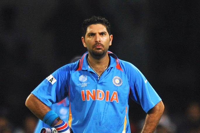 தோனி மீது கோபமா ? குழப்பத்தில் இந்திய கிரிக்கெட் ரசிகர்கள் : சர்ச்சையில் யுவராஜ் சிங்