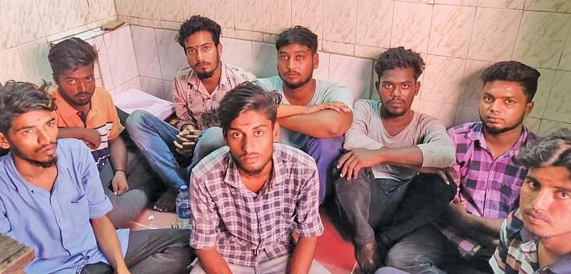 மாமுல் தரலைன்னா வெட்டுவோம்: பெட்ரோல் பங்க்கில் புகுந்து ரவுடிகள் கும்பல் வெறியாட்டம்- அதிர்ச்சி தகவல்கள்