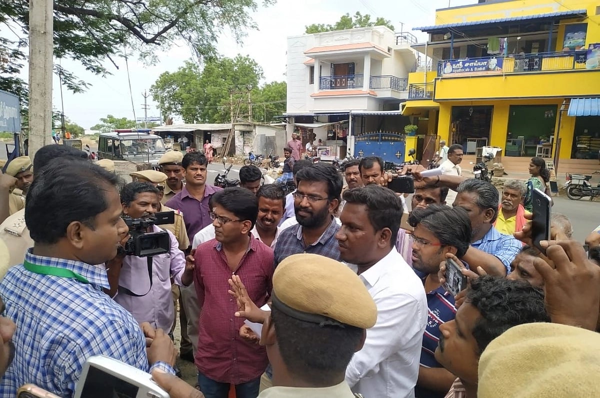 மதுரையில் ரகசியமாக நடந்த புதிய கல்வி கொள்கை கருத்து கேட்பு கூட்டம் : முறியடித்த ஜனநாயக அமைப்புத் தோழர்கள்