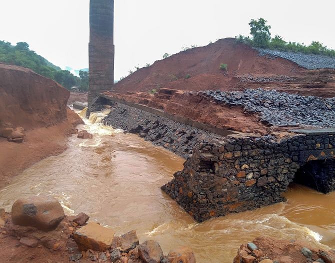 “அணை உடைஞ்சதுக்கு நண்டு தான் காரணம்” - அமைச்சர் விளக்கம்!