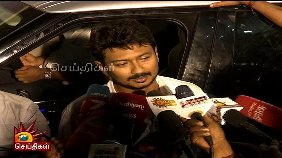 “இன்னொரு சுபஸ்ரீயை  நாம் இழந்துவிடக்கூடாது” - சுபஸ்ரீ பெற்றோரை சந்தித்து ஆறுதல் கூறிய உதயநிதி உருக்கம்!