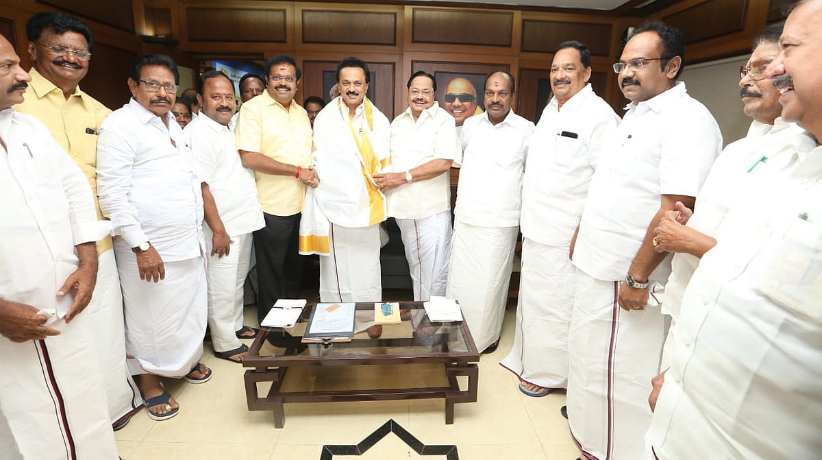 வேலூர் தேர்தல் வெற்றி... பெரியார், அண்ணா, கலைஞர் நினைவிடங்களில் மு.க.ஸ்டாலின் தலைமையில் மரியாதை! (ஆல்பம்)