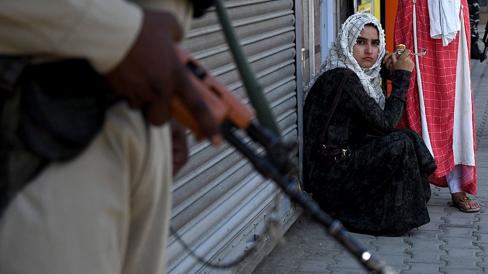 பாசிசமும், எமர்ஜென்சி நிலையும் ஒருசேர உருக்குலைத்த காஷ்மீர் - பத்திரிகையாளர்களின் ‘திகில்’ அனுபவங்கள் !