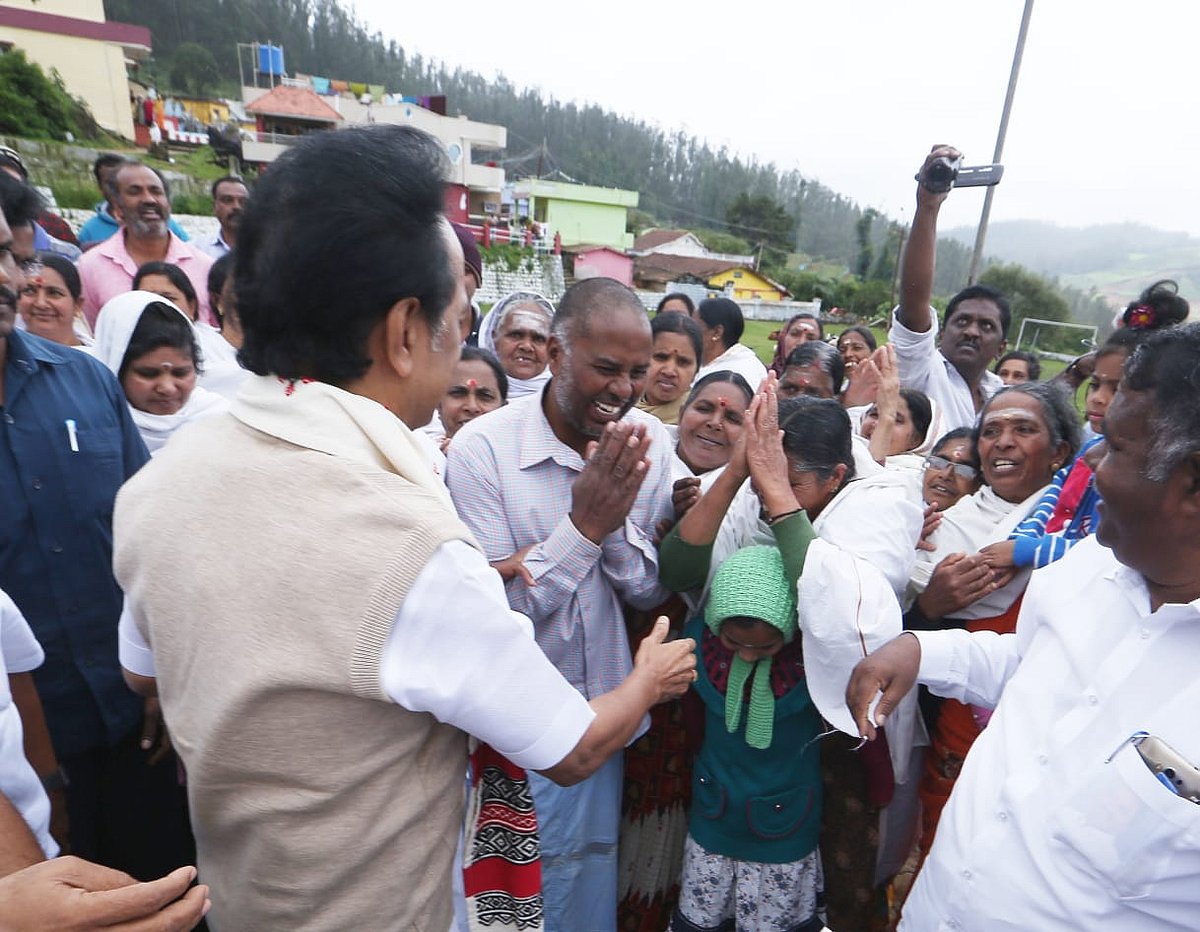 கனமழையால் உருக்குலைந்த நீலகிரி : 2வது நாளாக ஆய்வு செய்த மு.க.ஸ்டாலின்! (ஆல்பம்)