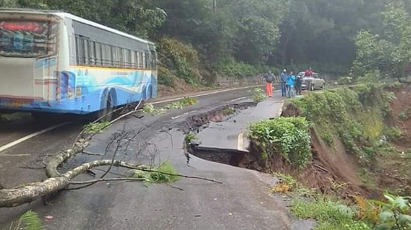 “நாம் கொடுத்ததைத்தான் நமக்குத் திருப்பித் தருகிறது இயற்கை..” : நீலகிரியிலிருந்து ஒரு கண்ணீர்க் குரல்!