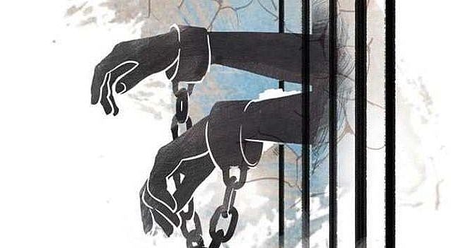 போலி கால்சென்டர் மூலம் மோசடி : மருத்துவ காப்பீடு வழங்குவதாக கூறி 300 பேரை ஏமாற்றிய இரண்டு பெண்கள் கைது !