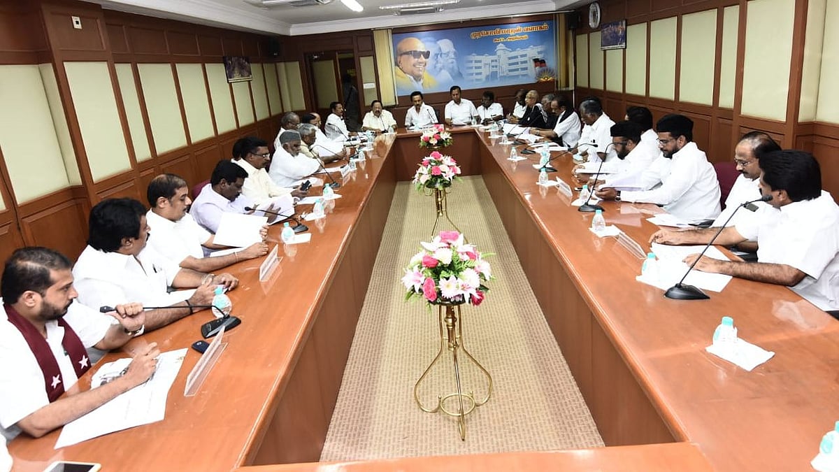 காஷ்மீர் - இந்தியாவின் பன்முகத் தன்மை குலைக்கும் பா.ஜ.க : தி.மு.க அனைத்துக்கட்சி கூட்டத்தில் தீர்மானம் !