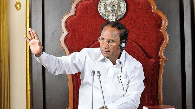 “இனி இது எதுக்கு இங்க?” : சட்டப்பேரவை மாற்றப்பட்டதும் நாற்காலிகளை வீட்டுக்கு எடுத்துச் சென்ற சபாநாயகர்!