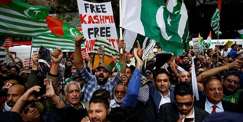 சுதந்திர காஷ்மீர் கோரி இந்தியாவுக்கு எதிராக பிரிட்டனில் பாகிஸ்தானியர்கள் போராட்டம்: வீடியோ!