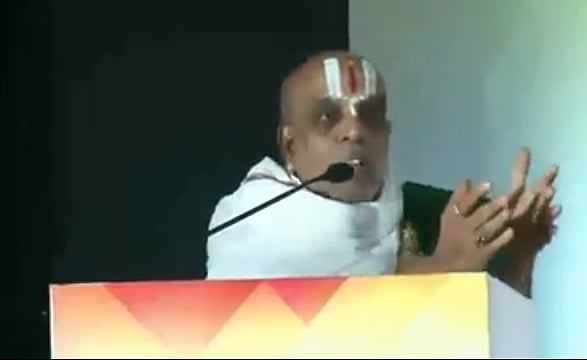 நாயை வைத்து மனிதர்களுக்கு பாடம் எடுத்தவர் மீது சாதி வெறியை தூண்டியதாக காவல் துறையில் புகார்! 