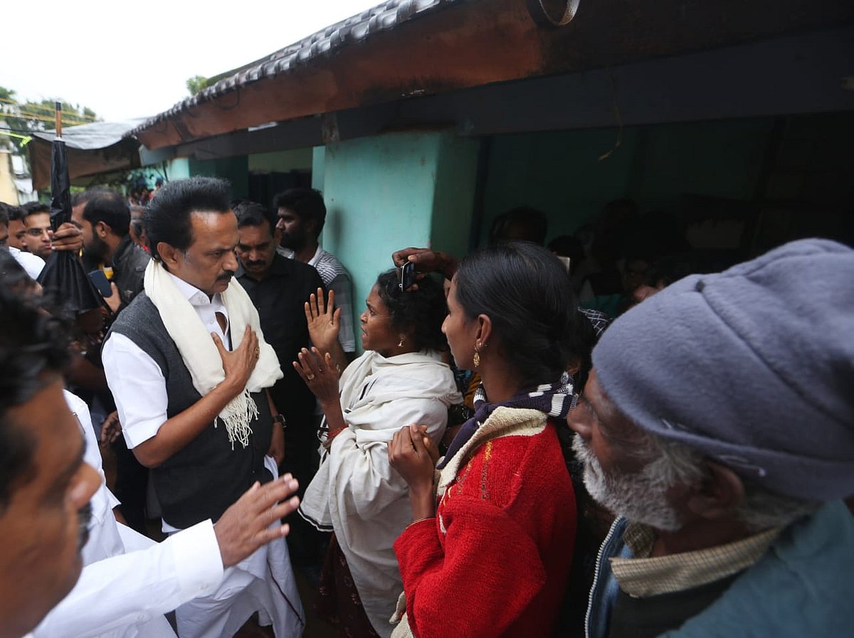 கனமழையால் உருக்குலைந்த நீலகிரி : 2வது நாளாக ஆய்வு செய்த மு.க.ஸ்டாலின்! (ஆல்பம்)