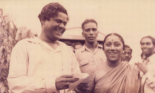 “முற்போக்கு பேசிய நாகரீகக் கோமாளி” : கலைவாணர் நினைவுதின சிறப்புப் பகிர்வு!