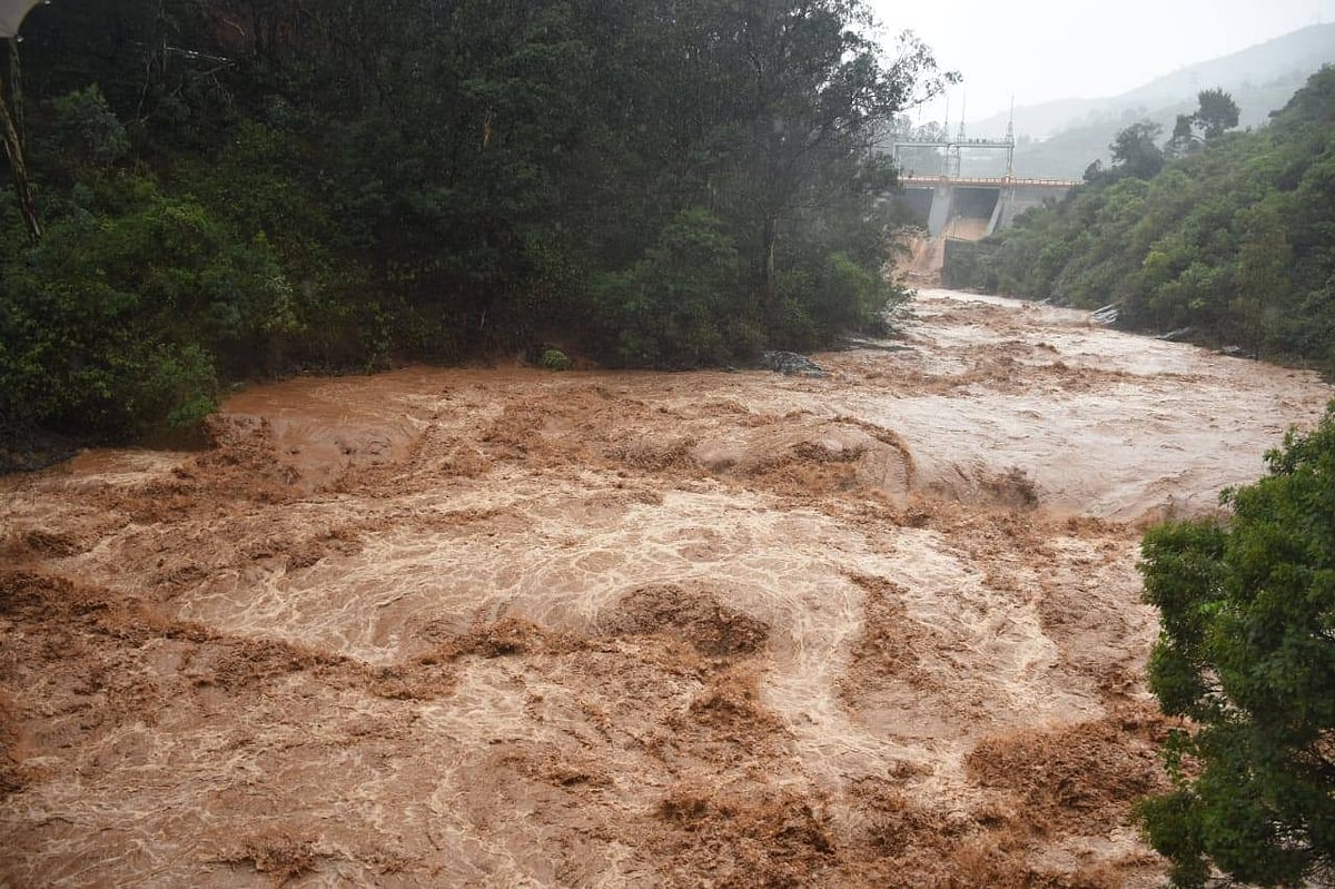 “நாம் கொடுத்ததைத்தான் நமக்குத் திருப்பித் தருகிறது இயற்கை..” : நீலகிரியிலிருந்து ஒரு கண்ணீர்க் குரல்!