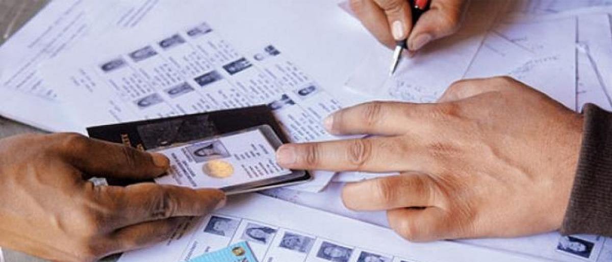 வாக்காளர் அட்டையில் திருத்தமா? : எளிதாக மேற்கொள்ள மொபைல் ஆப் அறிமுகம்!