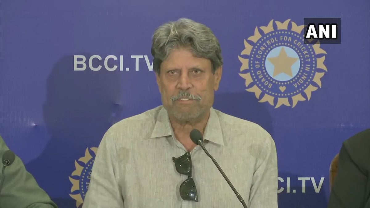 கோலி சொன்னது நடந்தது - இந்திய கிரிக்கெட் அணியின் பயிற்சியாளர்களாக ரவி சாஸ்திரி மீண்டும் தேர்வு!