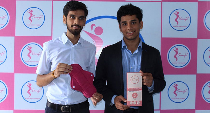 “120 முறை பயன்படுத்தலாம்”  - வாழை நாரில் இருந்து சானிட்டரி நாப்கின் : அசத்திய டெல்லி ஐ.ஐ.டி மாணவர்கள் !