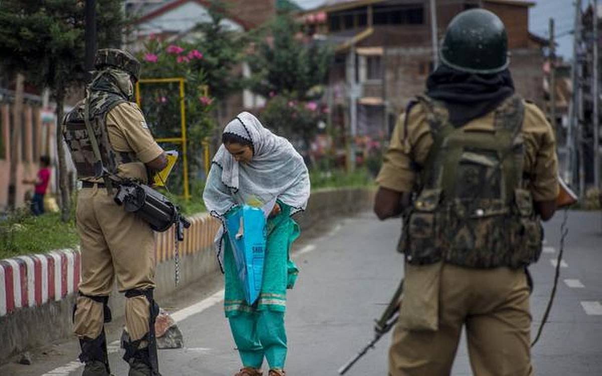 காஷ்மீர் விவகாரம் : “ஜனநாயகப்பூர்வ நாடு என்கிற மாண்பை இந்தியா இழந்துள்ளது” - அமர்த்தியா சென் வேதனை !