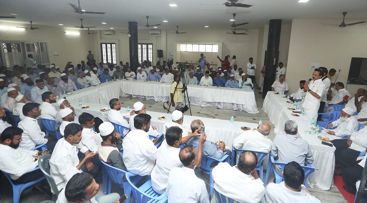 “இரட்டை வேடம் போடும் இரட்டையர்கள் ஆட்சி...”- வேலூர் பிரசாரத்தில் வெளுத்து வாங்கிய மு.க.ஸ்டாலின்!