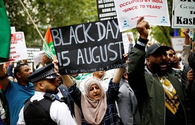 சுதந்திர காஷ்மீர் கோரி இந்தியாவுக்கு எதிராக பிரிட்டனில் பாகிஸ்தானியர்கள் போராட்டம்: வீடியோ!