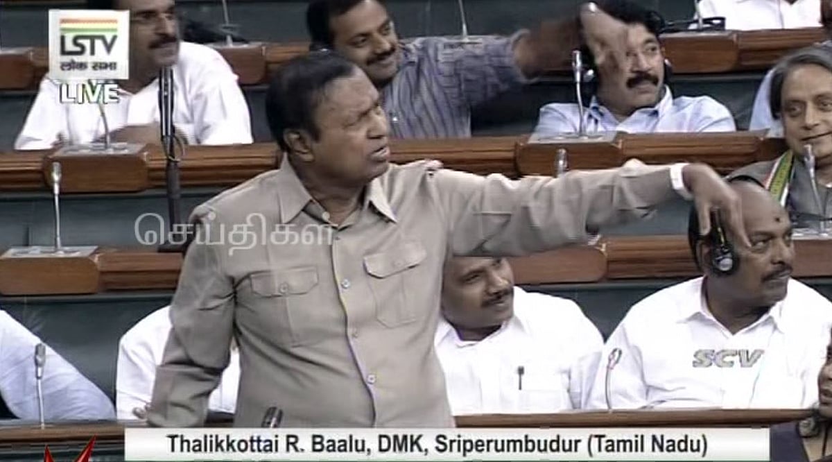 “ஏய்.. இங்க முதுகெலும்பு இல்லாதவங்க பேசக்கூடாது.. உட்கார்” : ஓ.பி ரவீந்திரநாத்தை அதட்டிய டி.ஆர் பாலு !