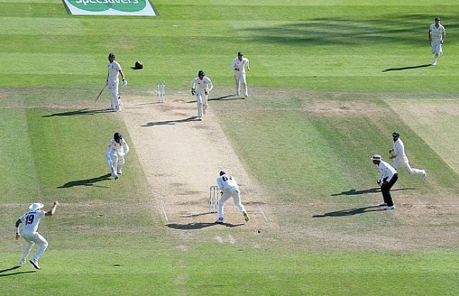 ஆஸ்திரேலிய ரசிகர்களின் கிண்டலுக்கு ஆளான நடுவர் : டிம் பெய்ன் கேப்டன்சி மீது குவியும் விமர்சனங்கள்!