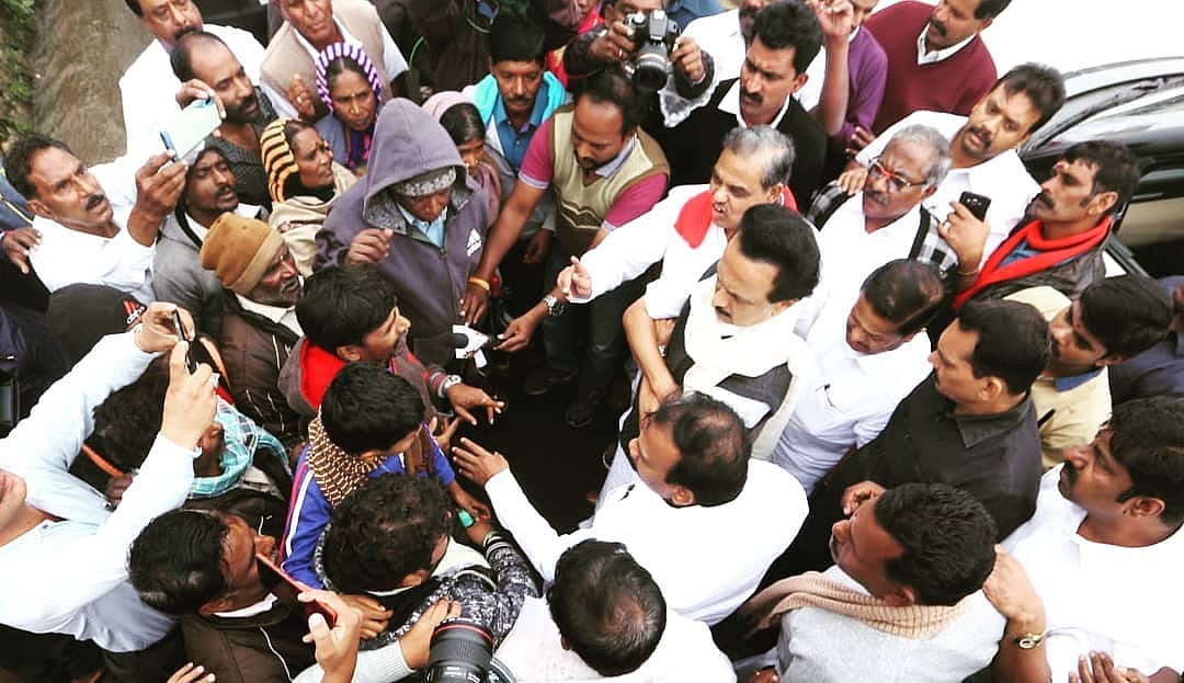 கடும் மழை வெள்ளத்தால் பாதிக்கப்பட்ட நீலகிரி - நேரடியாக மக்களை சந்தித்த மு.க.ஸ்டாலின்! (ஆல்பம்)