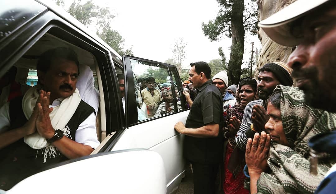 கடும் மழை வெள்ளத்தால் பாதிக்கப்பட்ட நீலகிரி - நேரடியாக மக்களை சந்தித்த மு.க.ஸ்டாலின்! (ஆல்பம்)