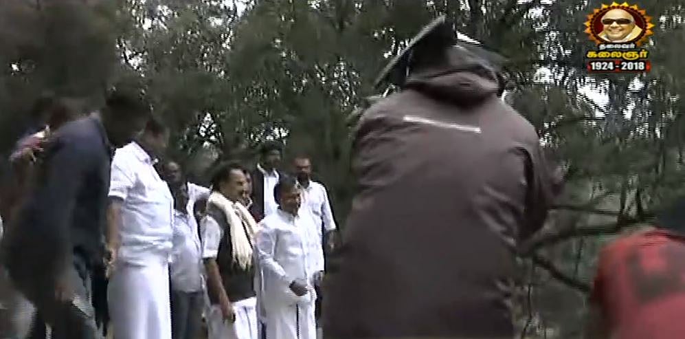 மழை,வெள்ளம்,நிலச்சரிவு;  கடுமையாக பாதிக்கப்பட்ட நீலகிரி - முதல் ஆளாக மக்கள் உதவிக்கு சென்ற மு.க.ஸ்டாலின்!