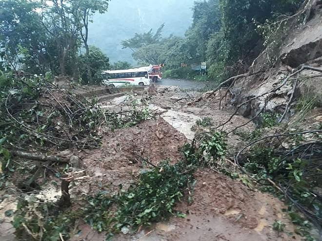 கேரளாவில் கொட்டித் தீர்க்கும் மழை... வெள்ள பாதிப்புகளை பார்வையிட வயநாடு செல்கிறார் ராகுல் காந்தி!