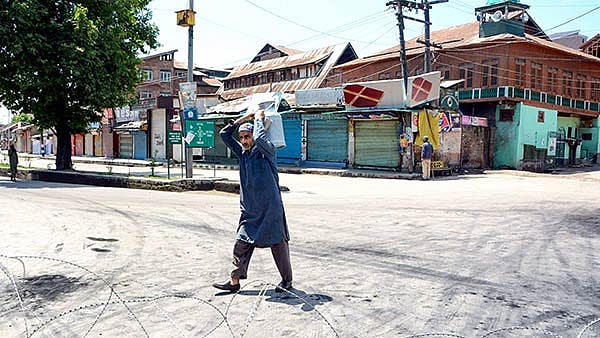 காஷ்மீருக்கு சிறப்பு அந்தஸ்து வந்தது எப்படி? 370, 35A ஆகிய சாசன சட்டங்கள் காஷ்மீரை காத்தது எப்படி?