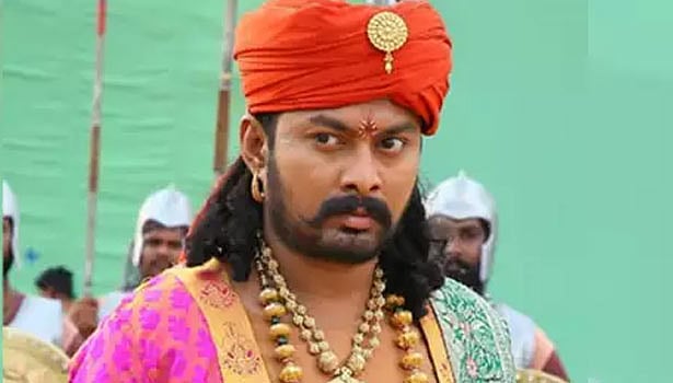 மனைவியை  தற்கொலைக்குத் தூண்டினாரா ‘பாகுபலி’ நடிகர் ? - கள்ளத்தொடர்பு காரணமா என போலிஸ் விசாரணை 