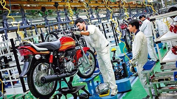 கடும் வீழ்ச்சியில் ஆட்டோமொபைல் துறை : கண்டுகொள்ளாத மோடி அரசு - 5 லட்சம் பேர் வேலை இழக்கும் அபாயம் !