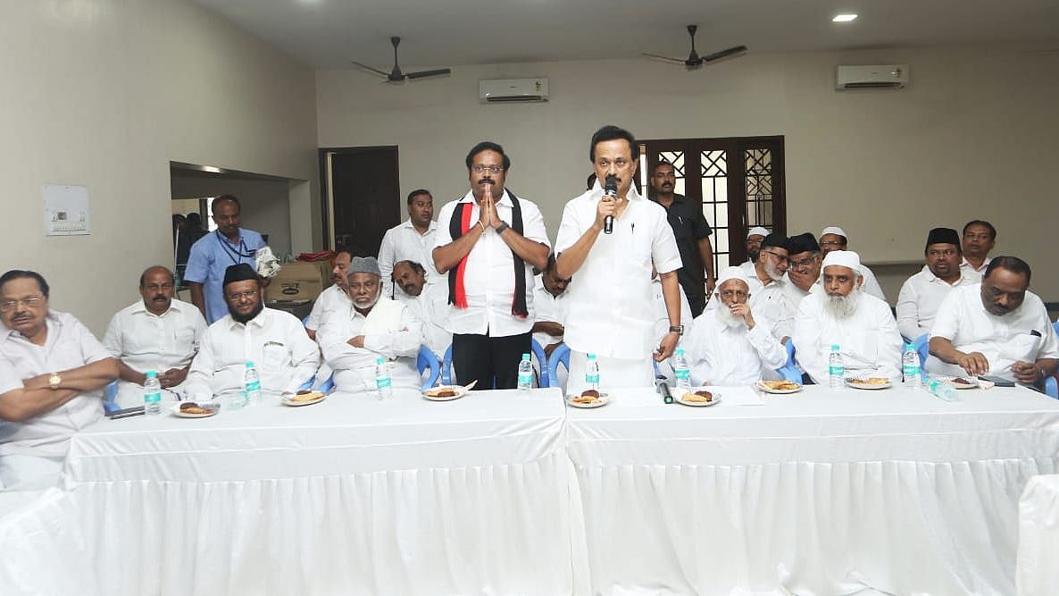 “இரட்டை வேடம் போடும் இரட்டையர்கள் ஆட்சி...”- வேலூர் பிரசாரத்தில் வெளுத்து வாங்கிய மு.க.ஸ்டாலின்!