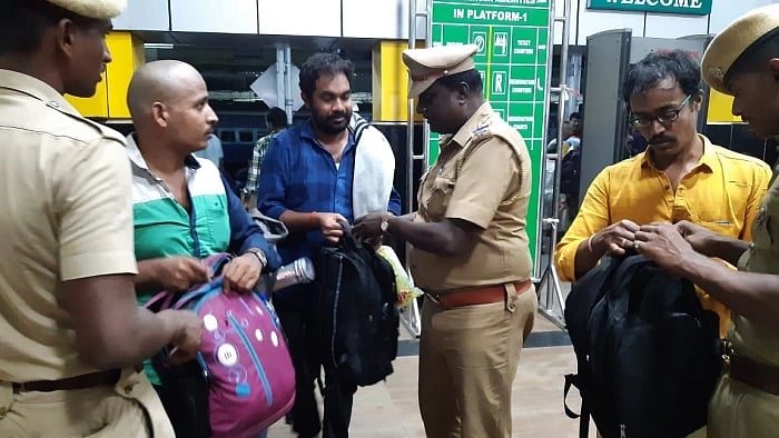 ஜம்மு காஷ்மீர் விவகாரம் எதிரொலி : தமிழகத்தில் ஐ.பி.எஸ் அதிகாரிகளின் தலைமையில் கண்காணிப்பு தீவிரம்!