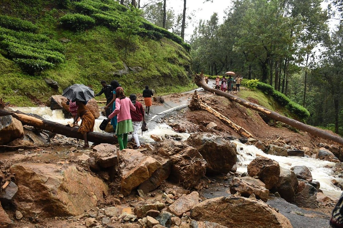 “நாம் கொடுத்ததைத்தான் நமக்குத் திருப்பித் தருகிறது இயற்கை..” : நீலகிரியிலிருந்து ஒரு கண்ணீர்க் குரல்!