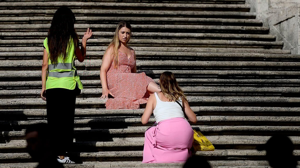 இந்தப் படிகளில் அமர்ந்தால் 30,000 ரூபாய் அபராதம்... அப்படி என்ன ஸ்பெஷல்?!