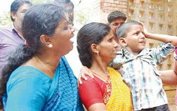 தந்தையால் கைவிடப்பட்ட சிறுவன் பிச்சை எடுத்த பரிதாபம் - ஓராண்டுக்கு பின் மகனை கண்டுபிடித்த தாய் ! 